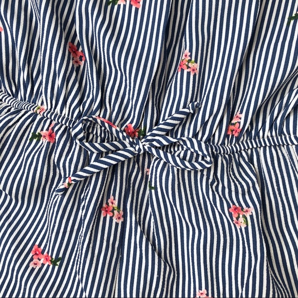Xtraordinary Striped Cold Shoulder Romper M - Picture 2 of 8